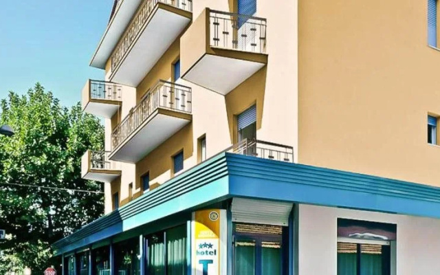 Hotel Tura