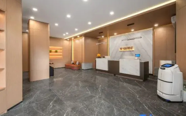 Yingze Hotel (Hohhot Hailiang Square Xinhua Square Subway Station Branch)