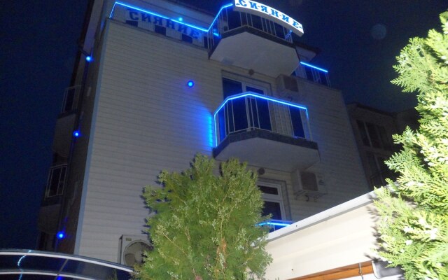 Отель Sianie Guest House Равда вид на фасад