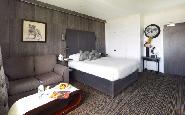 The Cumberland Hotel - OCEANA COLLECTION