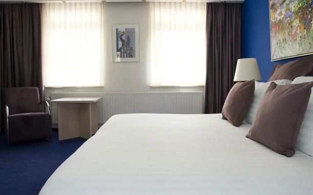 City Hotel
