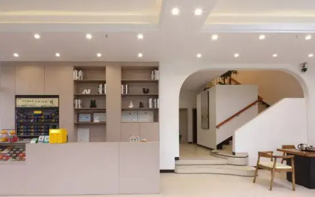 Yingyue Riverside Boutique Homestay