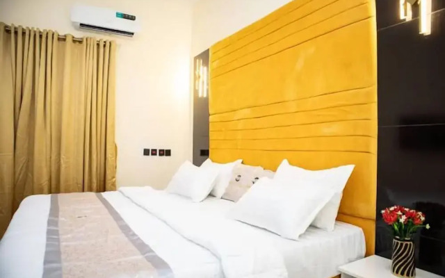 Pula Pula Luxury Hotel and Suites
