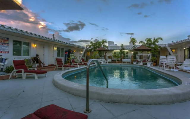 Green Seas Motel