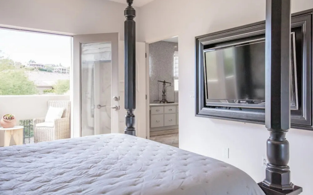 Extravagant Fountain Hills - 6 Br Home