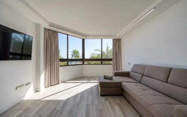 Apartamentos Aguila Beach
