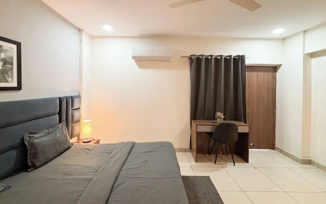 Housr Sector 28 Golf Course Road Next To Phase 1 Metro Station
