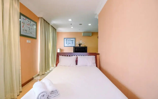 Homey And Comfort Studio At Roosseno Plaza Apartment
