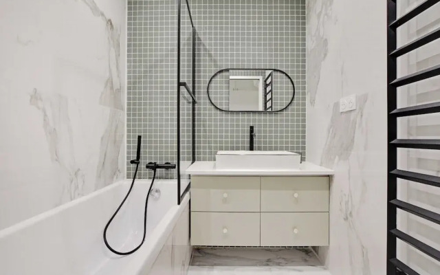 Modern, Spacious Apartment Just Outside Paris
