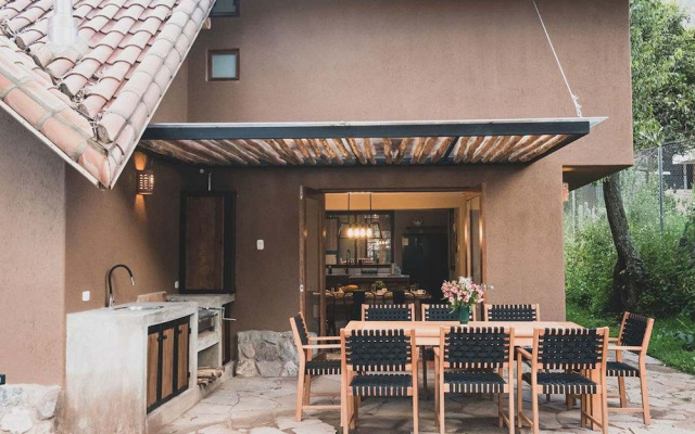 w Tranquil 2BR Riverside Villa in Sacred Valley