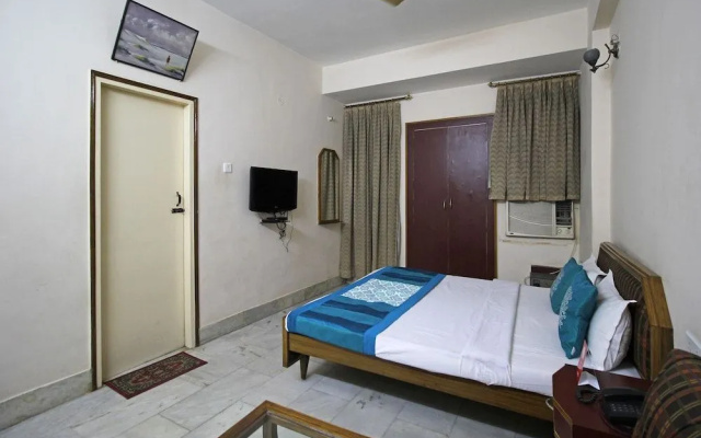 OYO 10400 Hotel The Ambassador