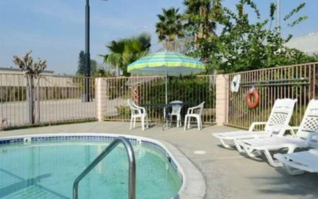 Days Inn By Wyndham Ontario Airport