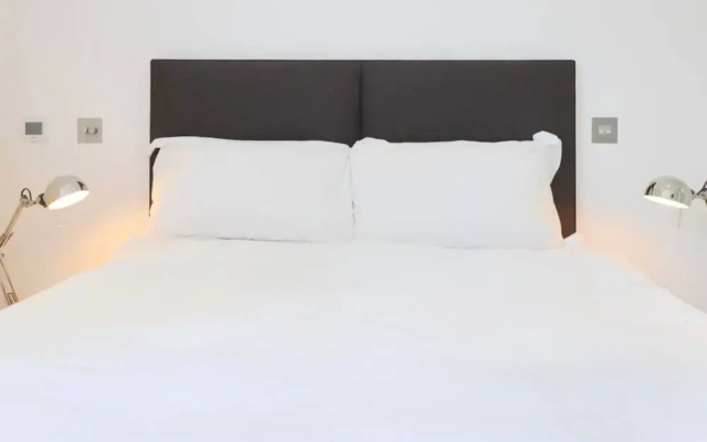 Modern 3 Bedroom Camden Flat With Garden