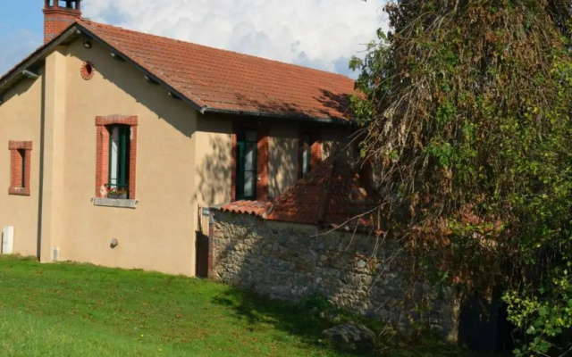 Gîte Saint-Just-la-Pendue, 4 pièces, 6 personnes - FR-1-496-52