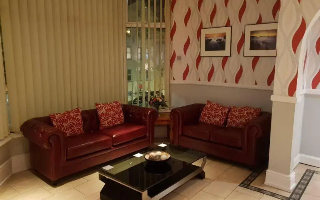 Ascot Hotel