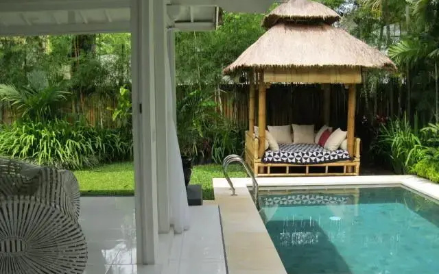 Villa Rumah Putih