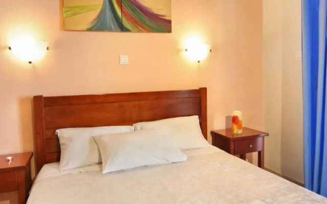 Nikos Apartments