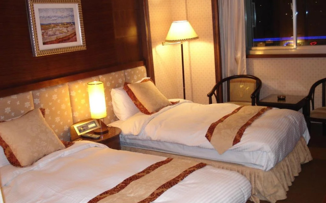 Attic Hotel