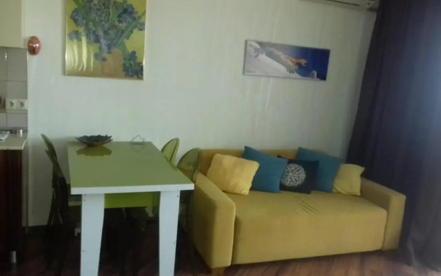 Apartment on Kobaladze str 2