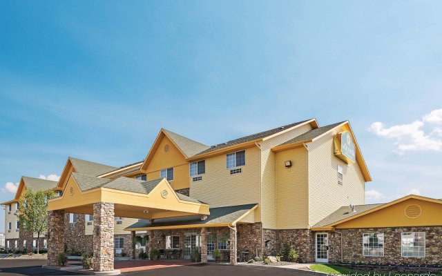 La Quinta Inn & Suites by Wyndham Spokane Valley in Spokane Valley, United States of America from 166$, photos, reviews - zenhotels.com hotel front