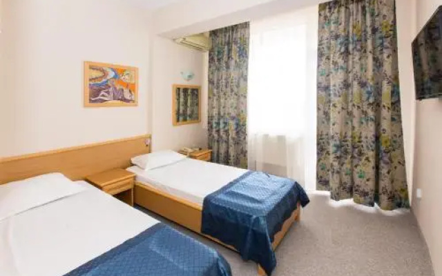 Hotel Briz 2