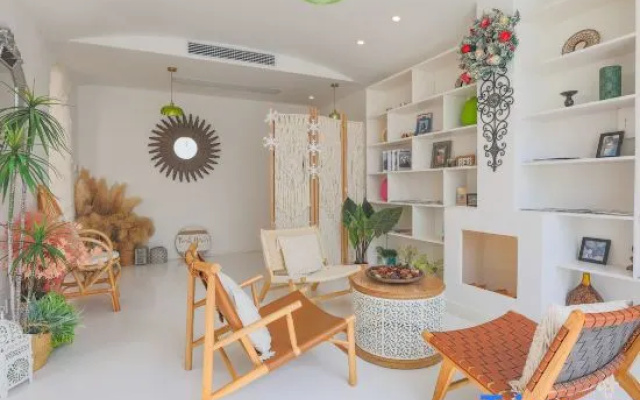 Shanghai change place homestay