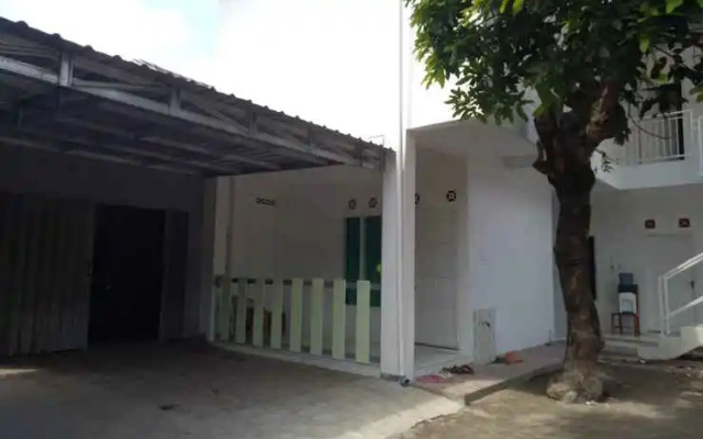 Omahkost Putih Medina 37