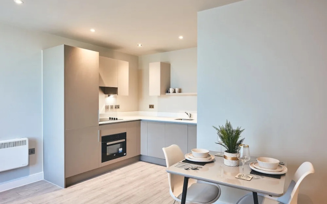 Seven Living Bracknell - Luxurious Chic Studio Apartments