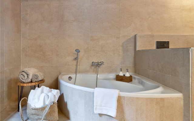 LJs Ratxo Eco Luxury Retreat