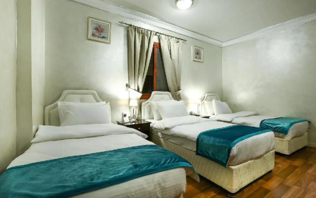 La Villa Suites Hotel