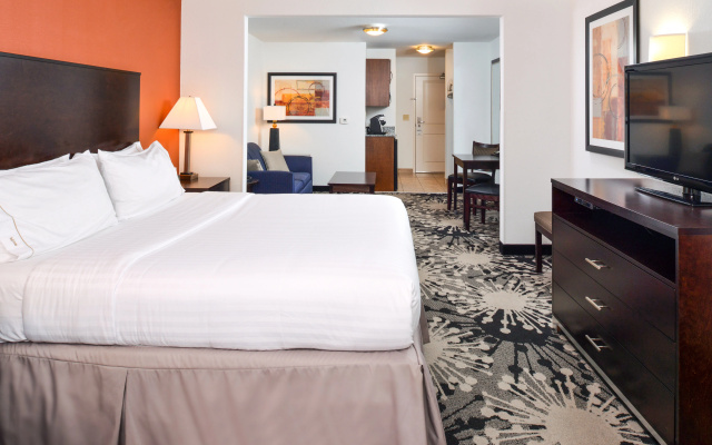 Holiday Inn Express & Suites Greenfield by IHG