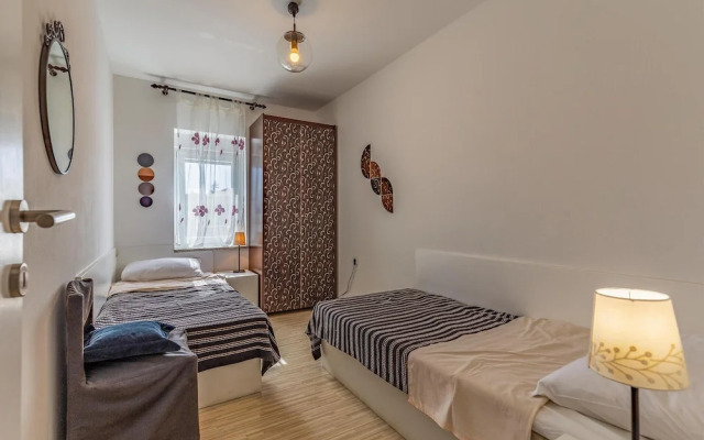 Amazing Home in Pomer With Wifi and 6 Bedrooms