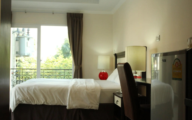 LK Pearl Place