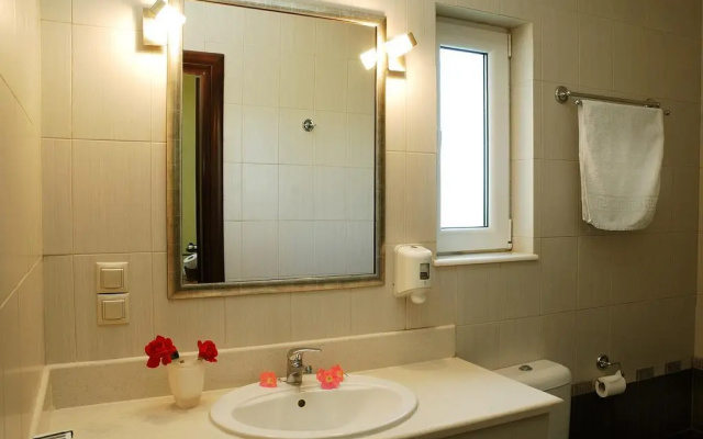 Ariadnes Holiday Accommodation II