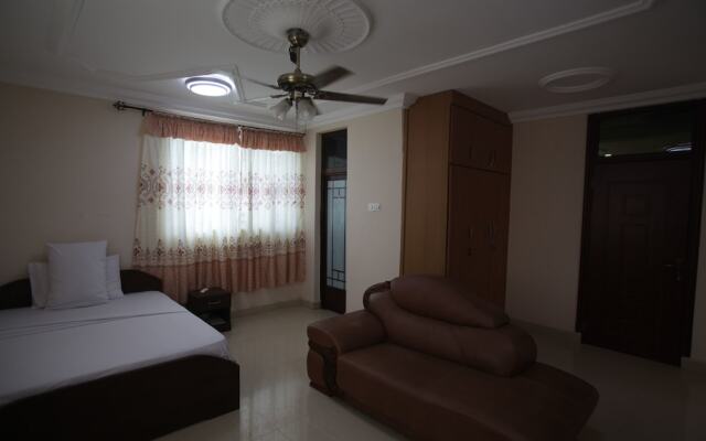 Отель X-Class Guesthouse by BWHospitality Гана, Мори - отзывы, цены и фото номеров - забронировать отель X-Class Guesthouse by BWHospitality онлайн комната для гостей