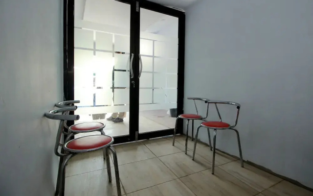 RedDoorz near Jalan Soeprapto Bengkulu