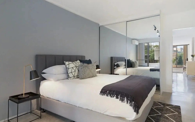 Central 1-bedroom Apartment With City Views