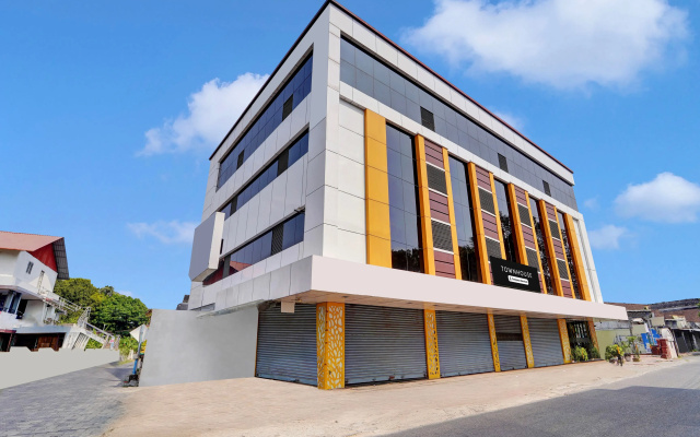 Super Townhouse Ernakulam North