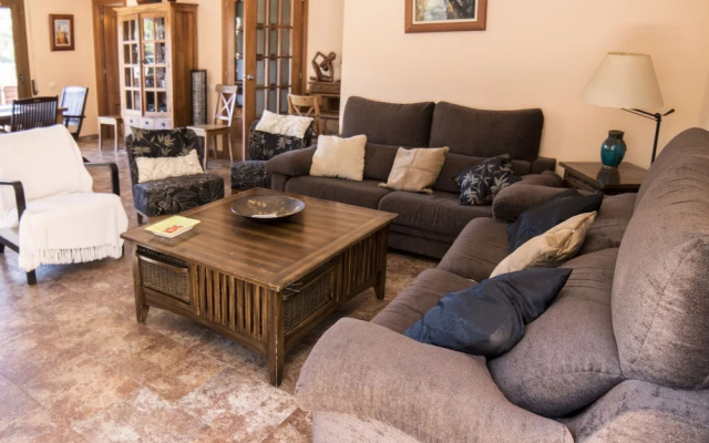 Villa Lola
