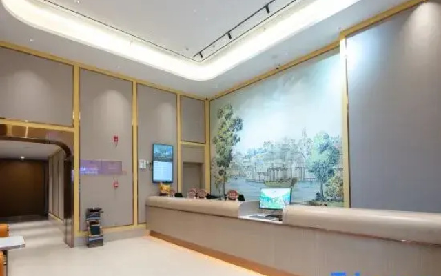 Vienna 3 Best Hotel (Zhangjiajie Tianmenshan Cableway Station)