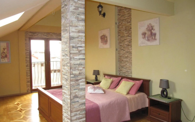 5-room jacuzzi apartment
