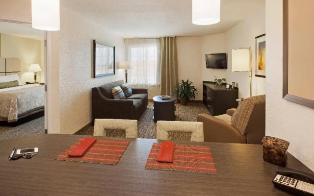 Candlewood Suites - Midland Sw