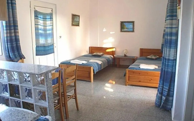 Nicolas Apartments