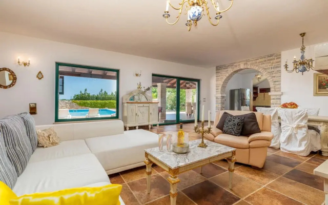 Beautiful Home in Valtura With Wifi and 4 Bedrooms