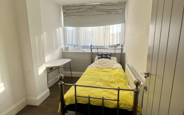 West London Star Aparthotel