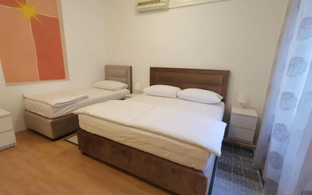 Spacious 140m2 Downtown 3 Bedroom Apartment