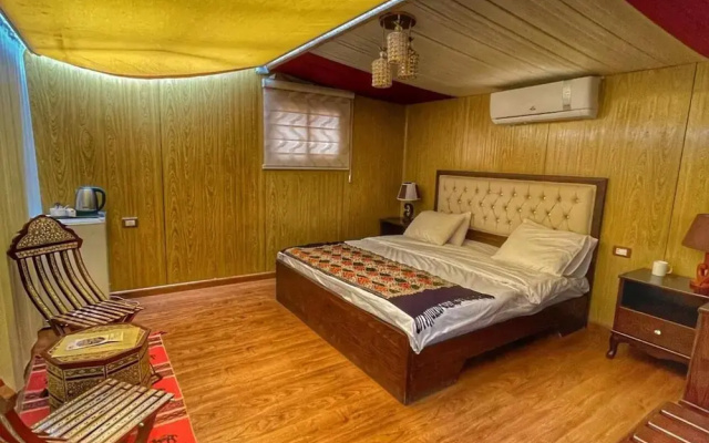 Rum Oasis Luxury Camp