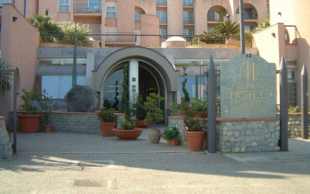 Отель Addaura Hotel Residence Congressi Италия, Палермо - 1 отзыв об отеле, цены и фото номеров - забронировать отель Addaura Hotel Residence Congressi онлайн вид на фасад