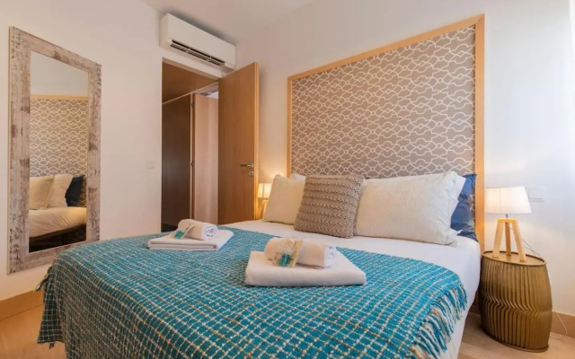 Lovelystay - Sunshine Residence in the Heart of Graça