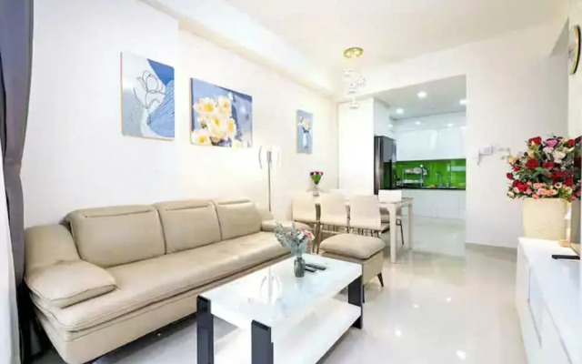 Vivian Boutique The Botanica Residence